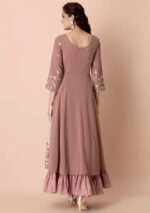 كستنائي كورتا ماكسي بفتحة عالية بنقشة الزهور